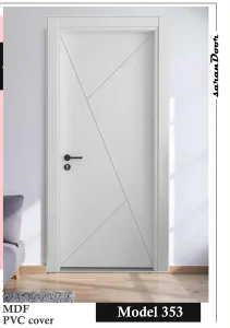 درب اتاقی مدل 353 با MDF و روکش PVC سفید، طراحی هندسی با خطوط مورب و دستگیره مشکی؛ مناسب اتاق خواب، فضای اداری و دکوراسیون مدرن.
